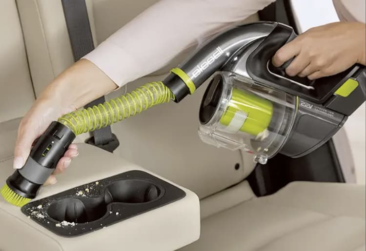 Hand Vacuum To Keep A Clean Car With Kids