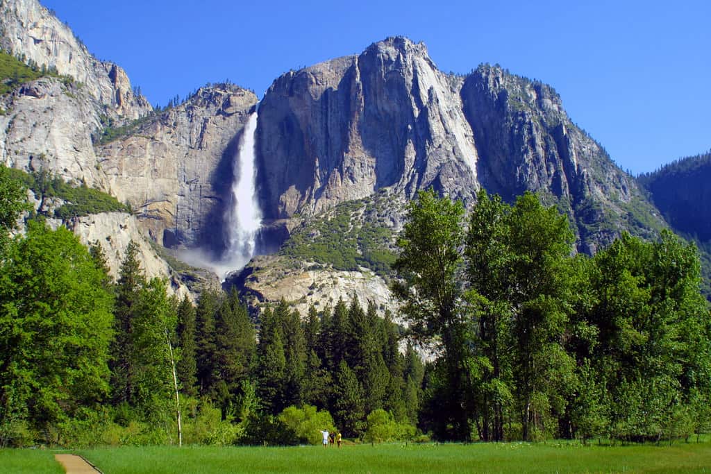 6 Best Waterfalls To Visit In The Us