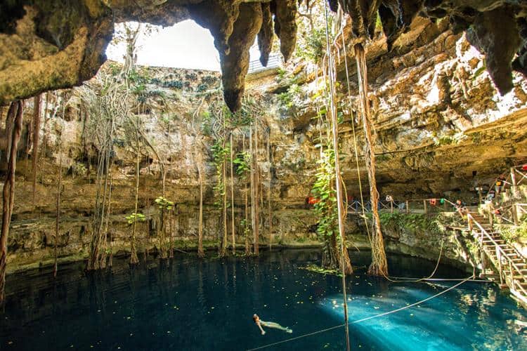 Península De Yucatán Con Bebés