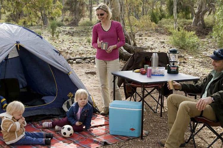 Acampa Con El Equipo De Camping Adecuado