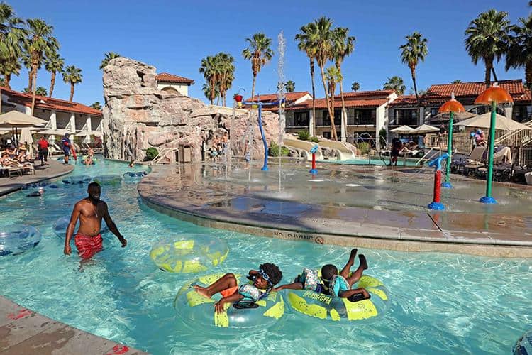 Lugares Familiares Para Alojarse En Palm Springs