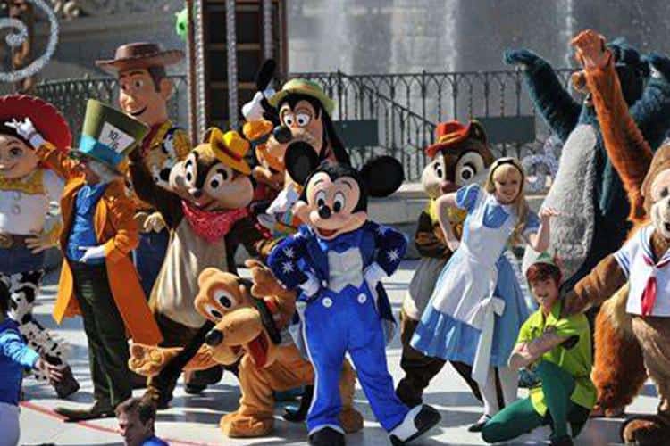 Character Meet And Greet At Disneyland