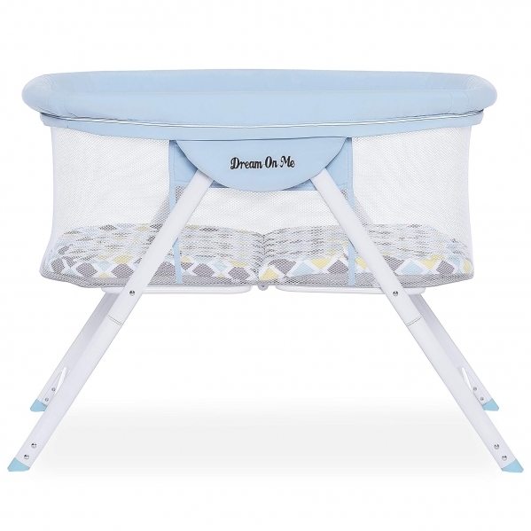 Dream On Me Poppy Traveler Portable Bassinet in Brown and Blue Brown/Blue