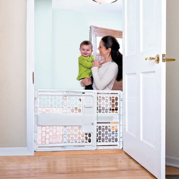 Evenflo Memory Fit Doorway Gate, White